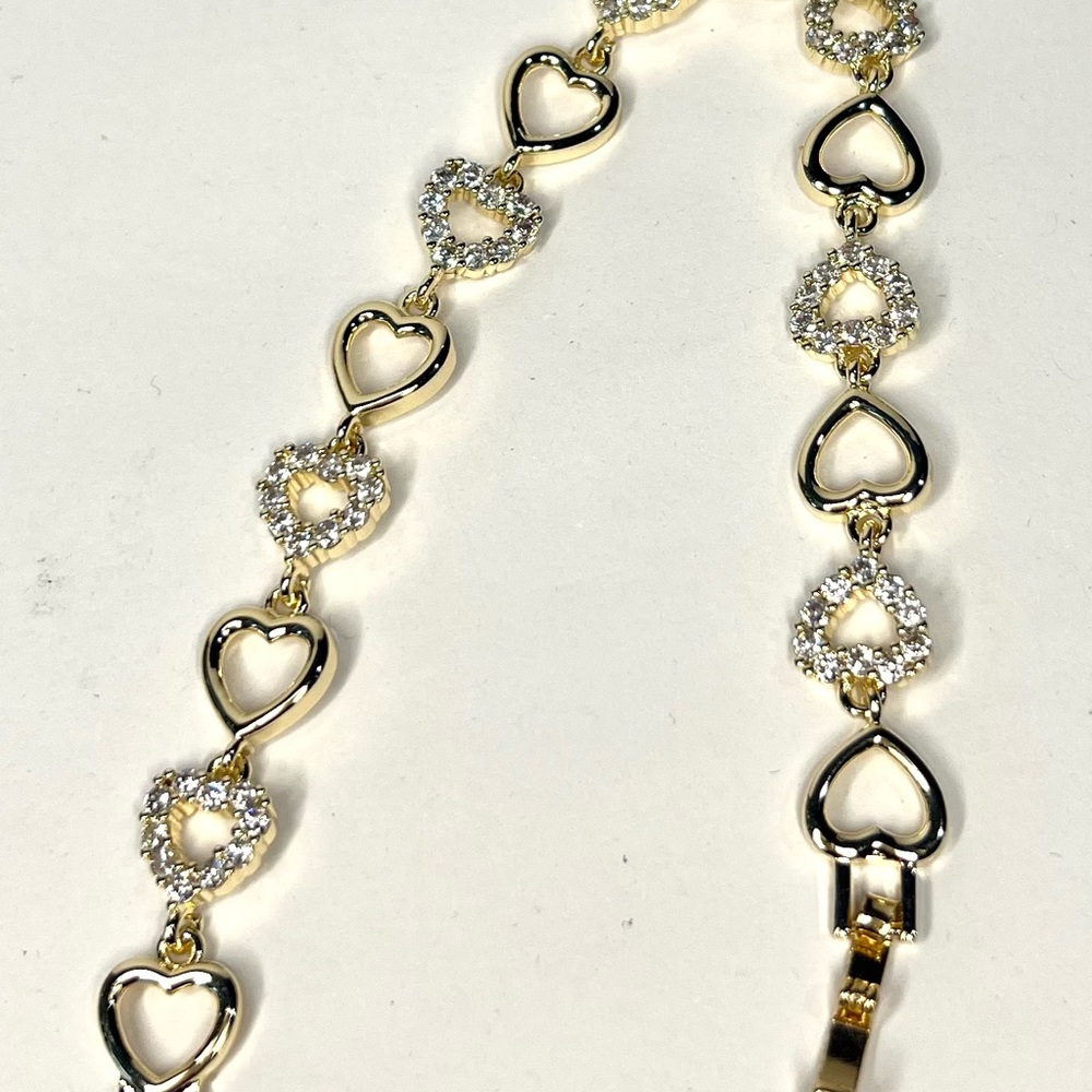 14k gold filled heart charm bracelet - Picture 2 of 3
